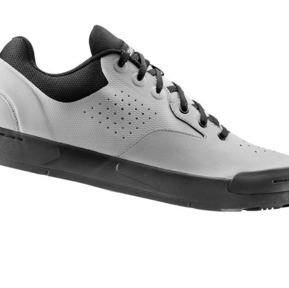 LIV Women's Shuttle Flat Shoe